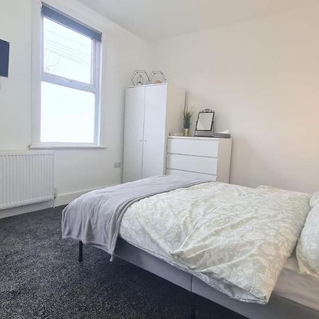 Spacious Private Room In Manor Park London Kültér fotó